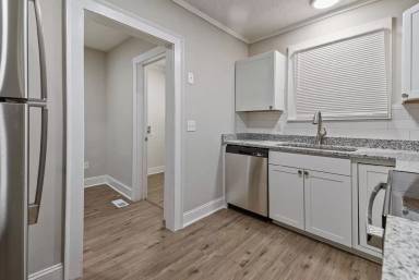 Main picture of 207 Windsor Dr
