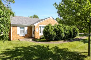 Main picture of 1771 Harrodsburg Rd