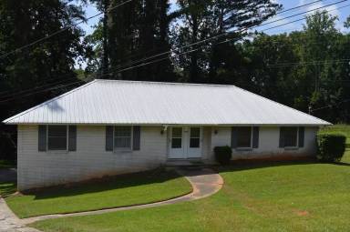Main picture of 2467 McAlpin Ter