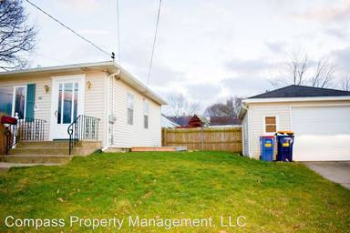 Main picture of 160 Montrose St NE