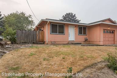 Main picture of 313 NE Oregon St