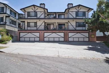 Main picture of 622 E Holly Ave