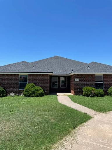 Main picture of 301 N Brentwood Ave