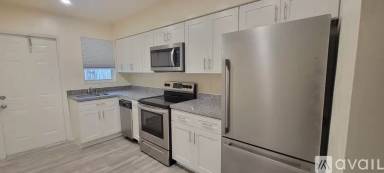 Main picture of 2011 NE 56th St