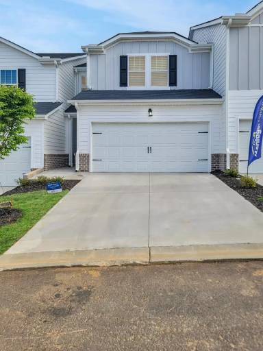 Main picture of 202 Round Back Way