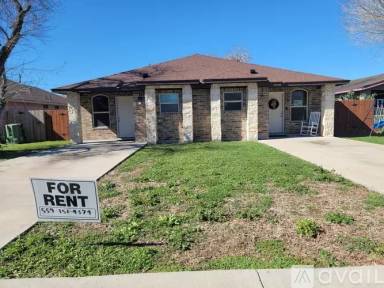 Main picture of 139 Kleberg Ave