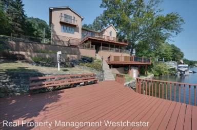 Main picture of 134 W Lake Blvd