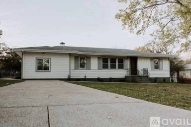 Main picture of 1021 Lansdell Rd