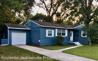 Main picture of 1976 Lakewood Cir N