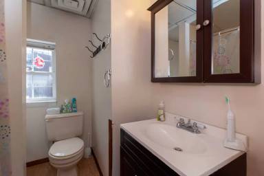 Main picture of 107 S 16th St