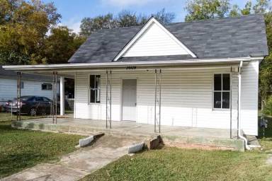 Main picture of 3609 13th Ave