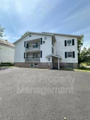 Main picture of 696 Myrtle Avenue