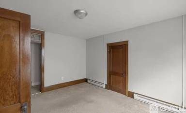 Main picture of 227 E King St