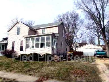Main picture of 726 W Chestnut St