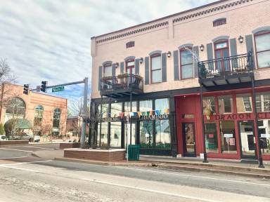 Main picture of 300 S Main St