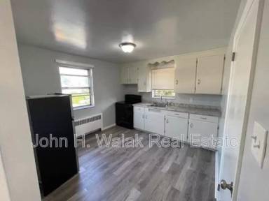 Main picture of 127 S 28th St