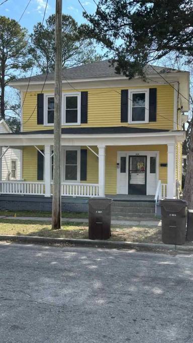 Main picture of 209 E Capitola Ave