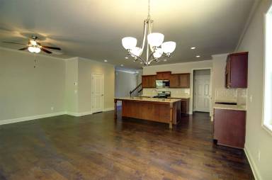 Main picture of 75 Holdings Dr