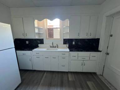 Main picture of 281 W Cottage Pl