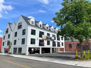 Main picture of 98 Olive St