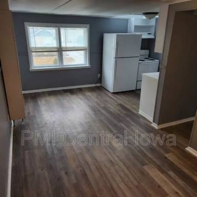 Main picture of 1402 Willis Ave