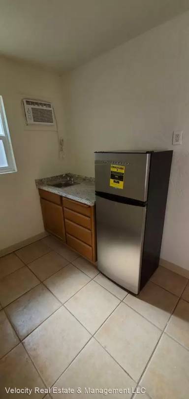 Main picture of 340 S 1st Ave