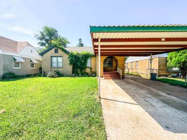 Main picture of 1108 SW 26th St