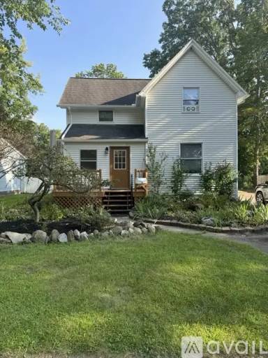 Main picture of 543 W Middle St
