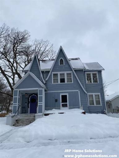 Main picture of 108 S Bowen St