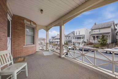 Main picture of 1229 Main St