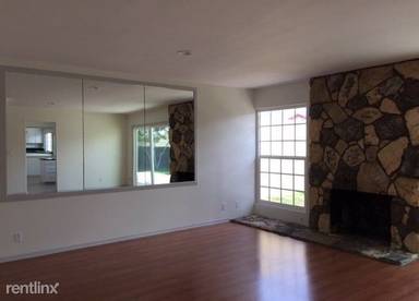 Main picture of 23040 Moneta Ave
