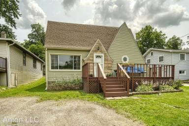 Main picture of 7417 W 140th Pl