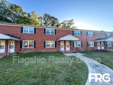 Main picture of 111 W 15th St