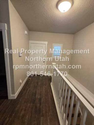 Main picture of 1081 W 275 N