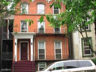 Main picture of 40 Academy St