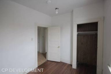 Main picture of 405 Peebles St