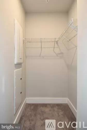 Main picture of 913 Elder St NW