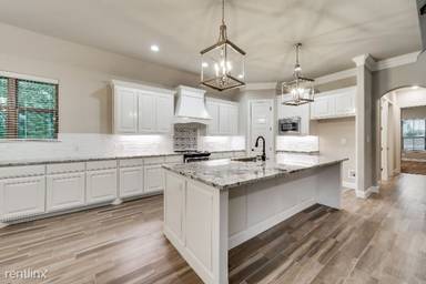 Main picture of 8170 Money Ln