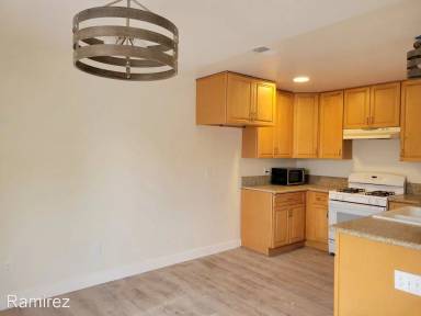 Main picture of 342 S Forest Ave