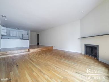 Main picture of 1220 N La Salle Dr