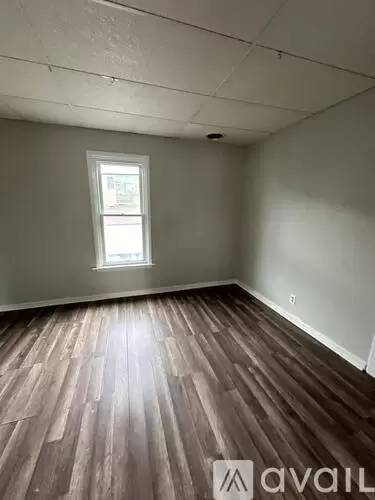 Main picture of 265 W Main St