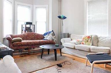 Main picture of 35 1/2 Essex St