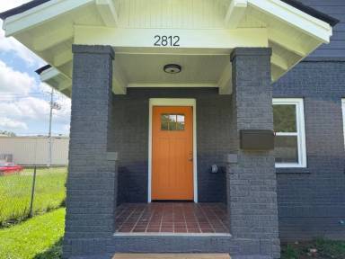 Main picture of 2810 E 5th Ave