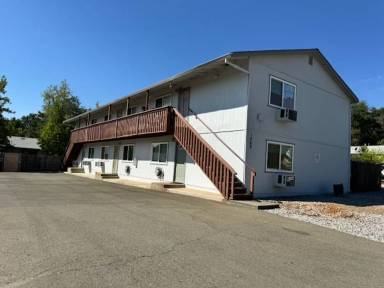 Main picture of 1869 Eugenia Ave