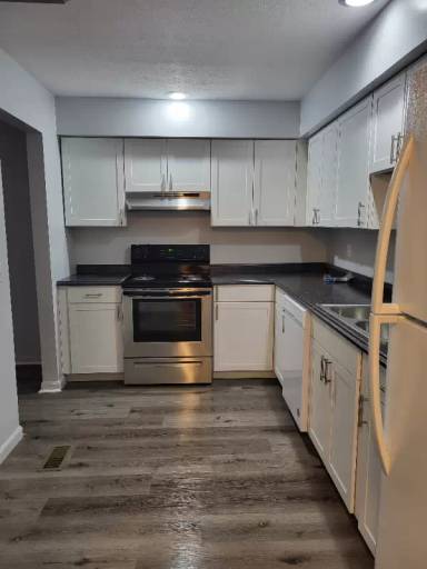 Main picture of 1145 S Main St