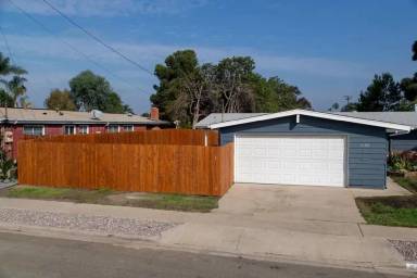 Main picture of 5192 Winthrop St