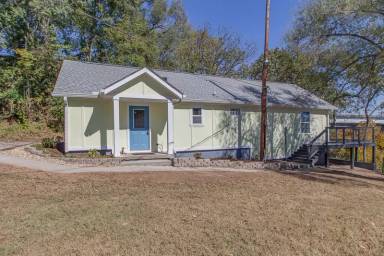 Main picture of 2004 Rivercliff Dr