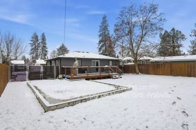 Main picture of 809 E 37th Ave