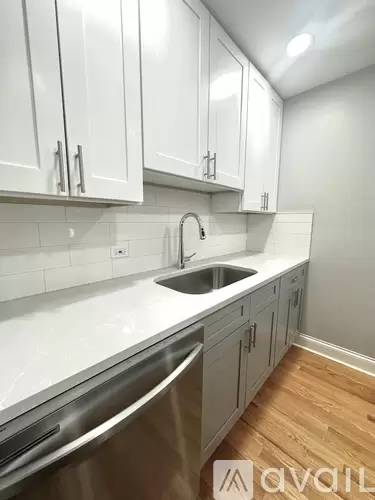 Main picture of 6954 N Sheridan Rd Apartments