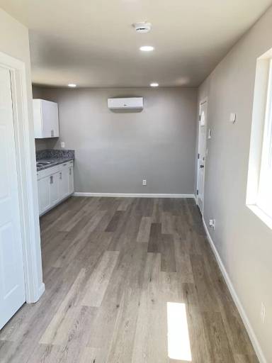 Main picture of 1855 D St